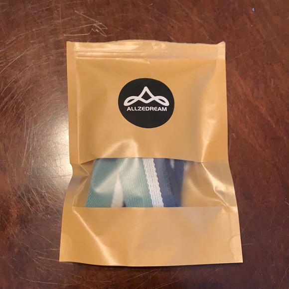 Adjustable strap for crossbody bag. New in package. - Picture 2 of 2